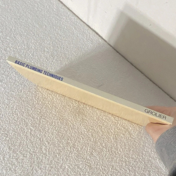 Vintage Grolier’s Home Owning Made Easy Basic Plumbing Techniques Hardcover Book - Picture 8 of 11